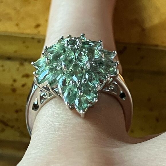 Natural Green Apatite Sterling Silver Cocktail Ring Size 6 - Picture 2 of 9